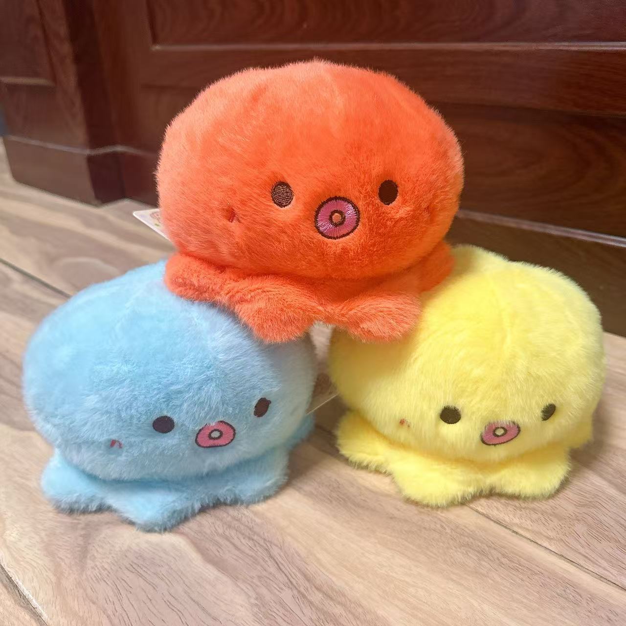 Cute claw machine dolls and small stuffed toys