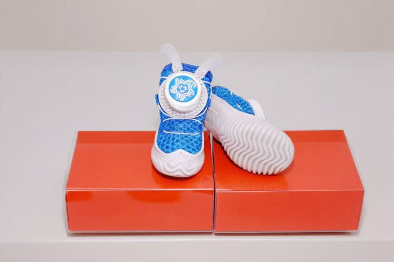 Pet shoes with fabric buttons, 4 pieces per pack